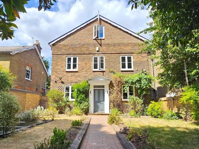 House for sale in St Margarets, Greater London