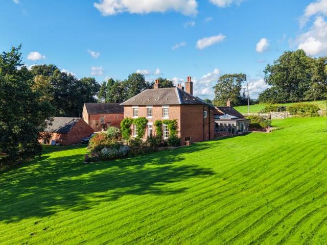 House for sale in Froggatt, East Midlands