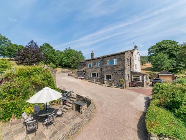 House for sale in Holme Valley, West Yorkshire