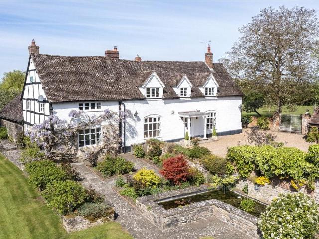 House for sale in Crookhill, Worcestershire