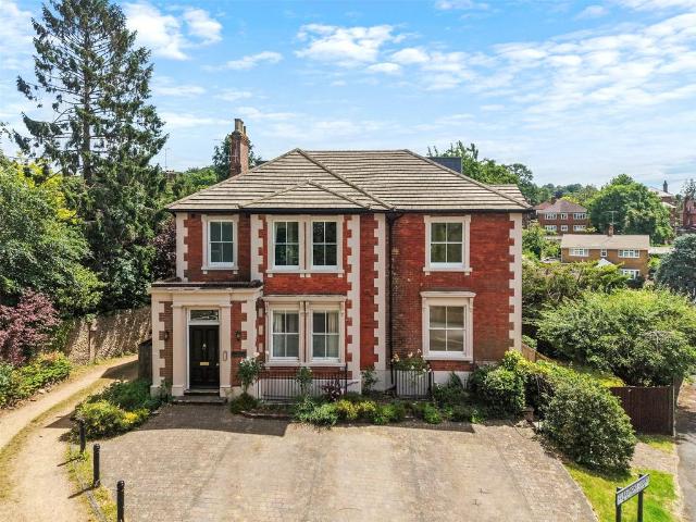 House for sale in Rose Hill, Pachesham Park
