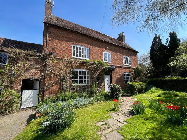 House for sale in Green Close, Warwickshire