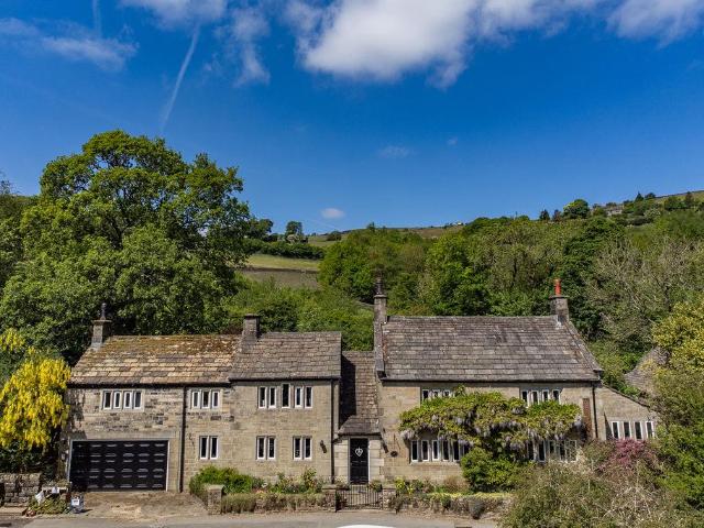 House for sale in Todmorden, West Yorkshire