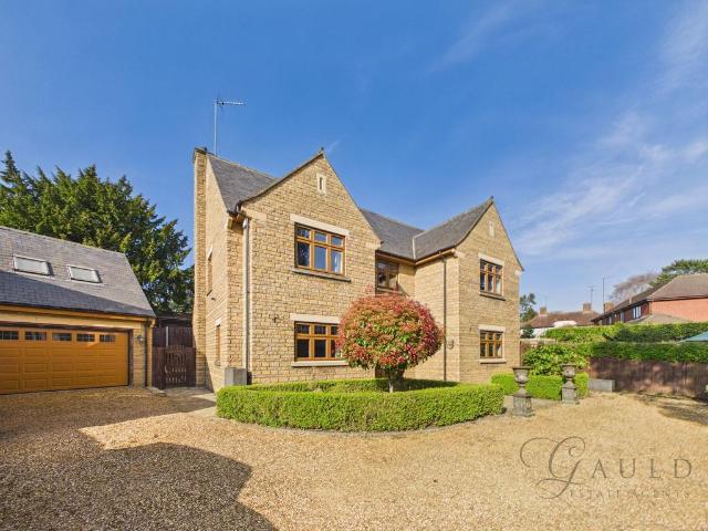 House for sale in Northampton, Northamptonshire