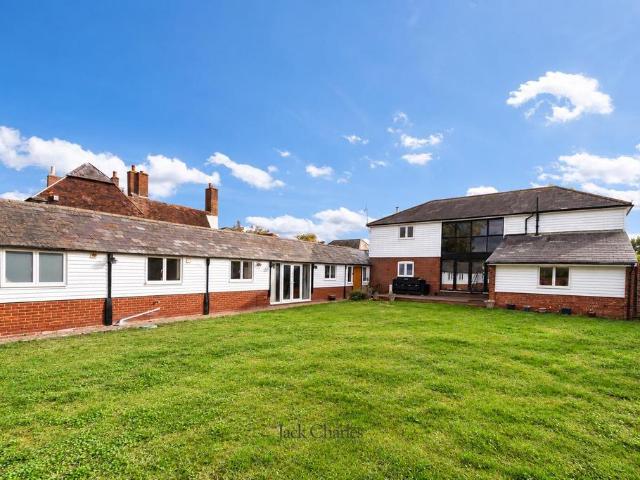 House for sale in Laddingford, Maidstone