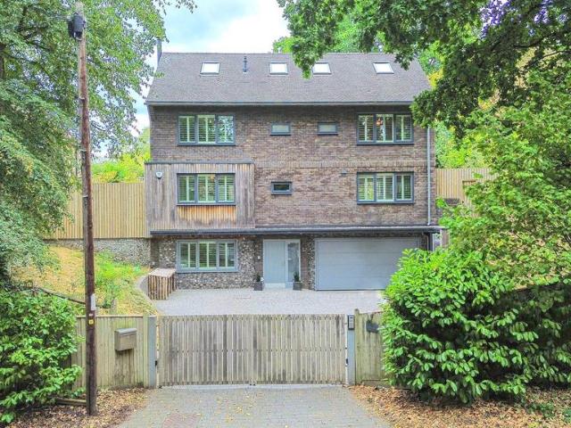 House for sale in Perryfields, West Sussex