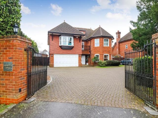 House for sale in Chalfont St. Peter, Denham