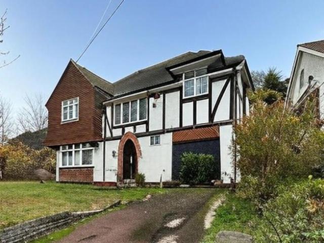 House for sale in London Borough of Croydon, Purley
