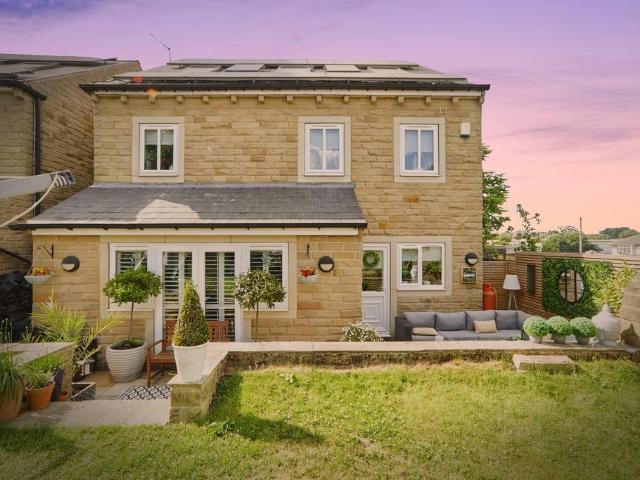 House for sale in Pudsey, West Yorkshire