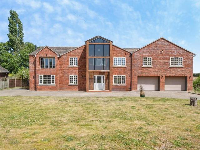 House for sale in Messingham, North Lincolnshire