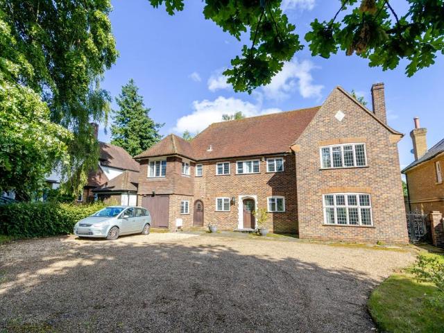 House for sale in Batchworth, Hertfordshire