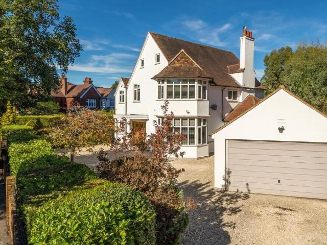 House for sale in Denham, Gerrards Cross and Chalfonts Community Board, Gerrards Cross