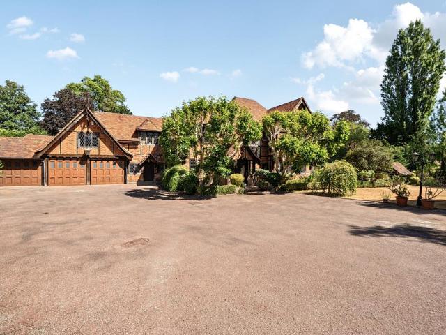 House for sale in Gerrards Cross, Denham