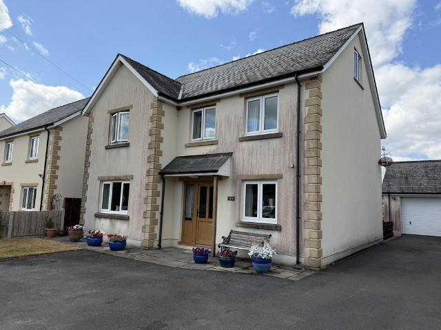 House for sale in Llangadog, Bethlehem