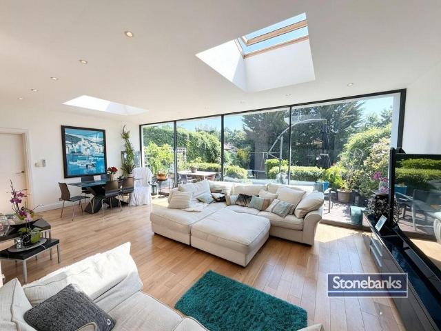 House for sale in London Borough of Ealing, Park Royal