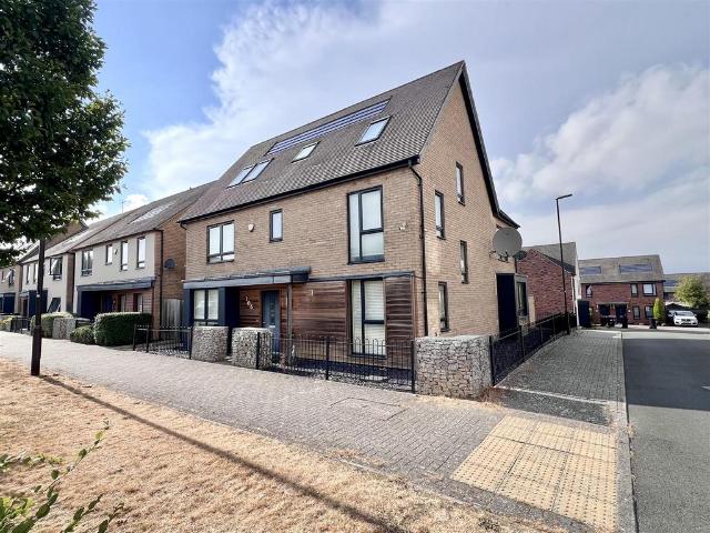House for sale in Tattenhoe Park, Shenley Brook End