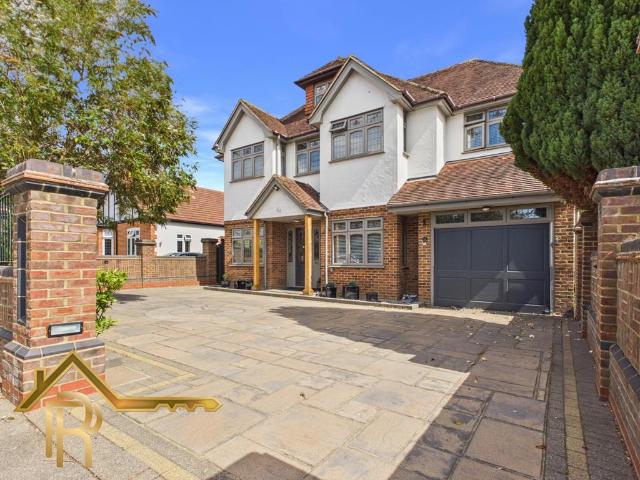 House for sale in Upminster, Greater London