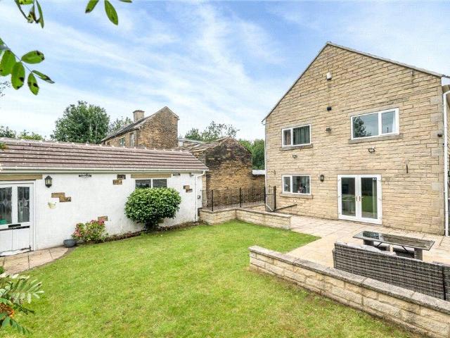 House for sale in Allerton, West Yorkshire