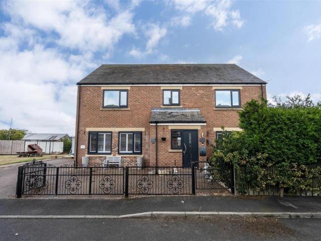 House for sale in East Chevington, Red Row