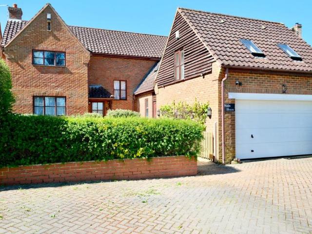 House for sale in Huntingdon, Cambridgeshire
