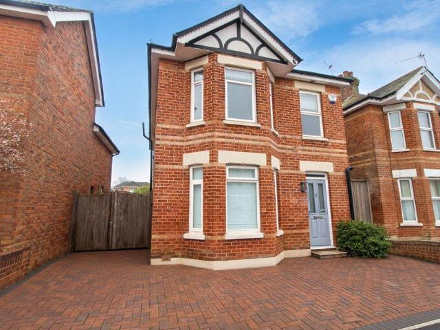 House for sale in Talbot Village, Bournemouth