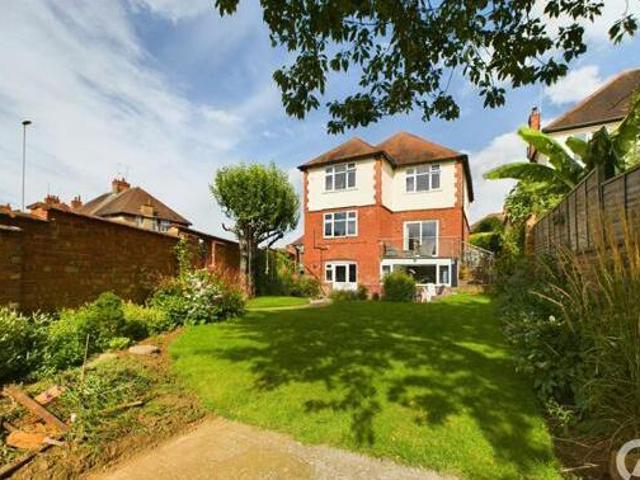 House for sale in Northampton, Northamptonshire