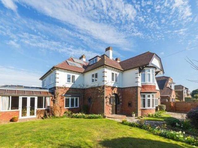 House for sale in Middlecroft, Hampshire