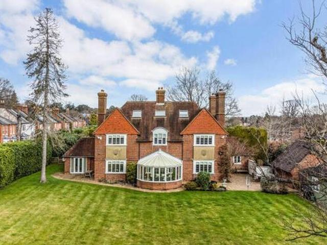 House for sale in Ascot