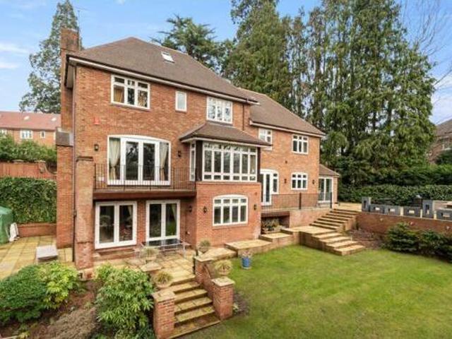 House for sale in Ascot
