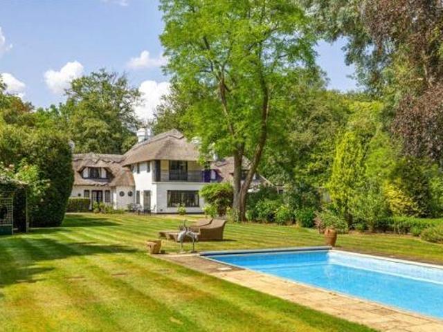 House for sale in Ascot
