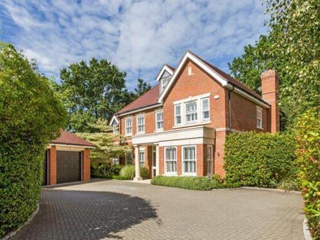 House for sale in Ascot