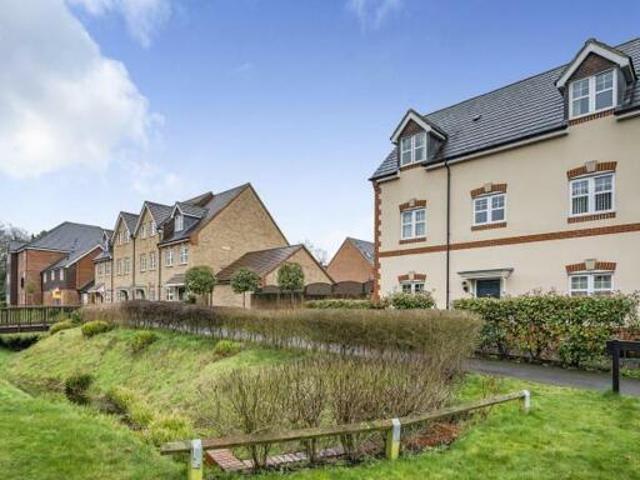 House for sale in Heol-las, Surrey
