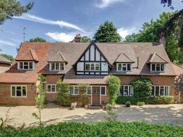 House for sale in Beaconsfield, Forty Green