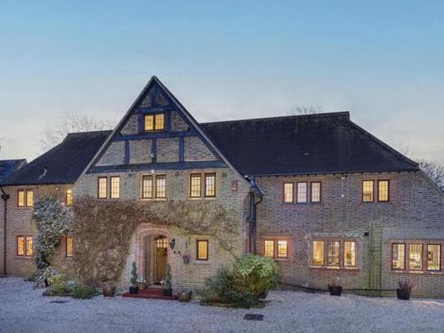 House for sale in Holtspur, Knotty Green
