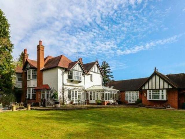 House for sale in Holtspur, Knotty Green