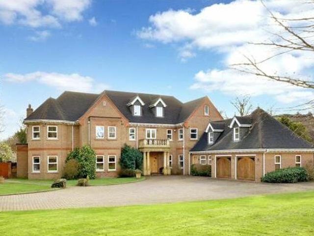 House for sale in Holtspur, Forty Green