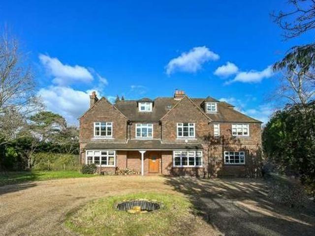 House for rent in Surrey