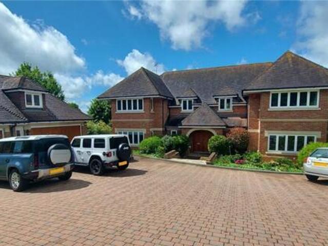 House for sale in Bourne End, Buckinghamshire