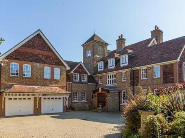 House for sale in Upton, Acol