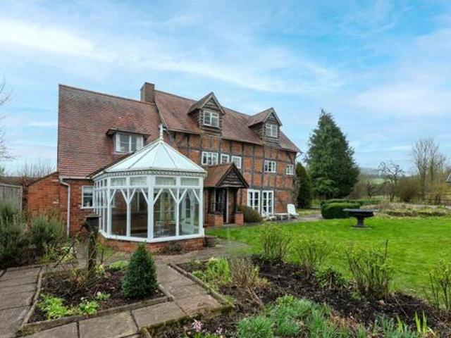 House for sale in Bromsgrove, Worcestershire