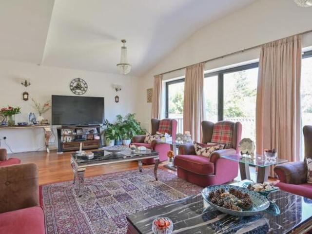 Farm for sale in Bushey