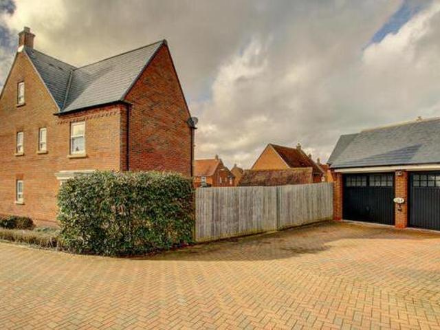 House for sale in Buckingham, Buckinghamshire
