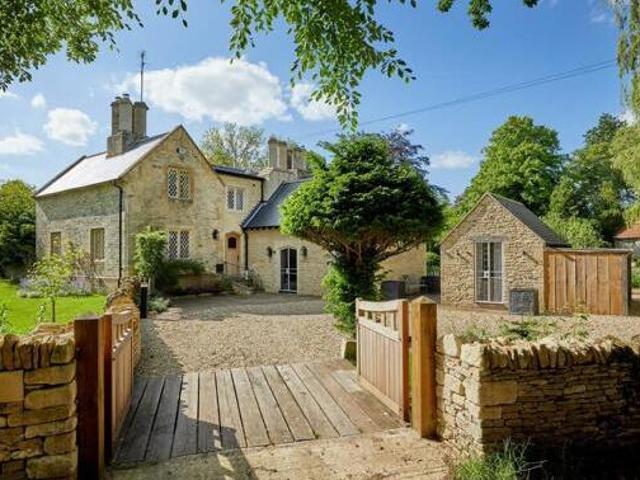 House for sale in Black Bourton, Oxfordshire