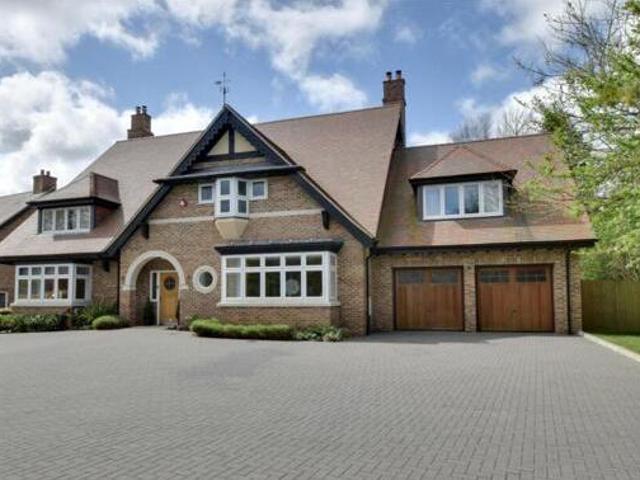 House for sale in Bushey