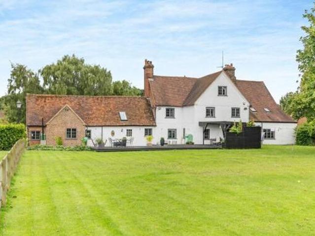 House for sale in Luton