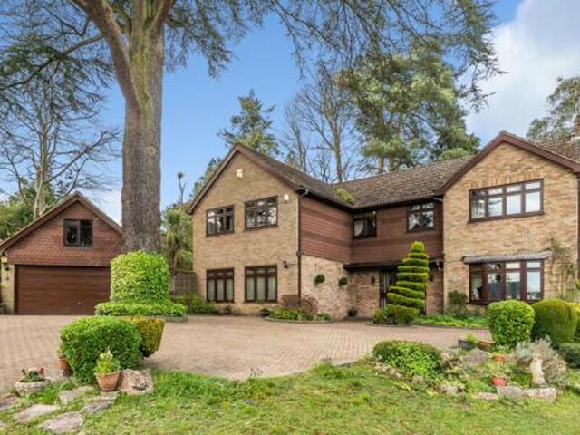House for sale in Old Dean, Heol-las