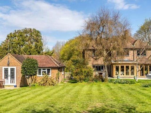 House for sale in Hillview, Surrey
