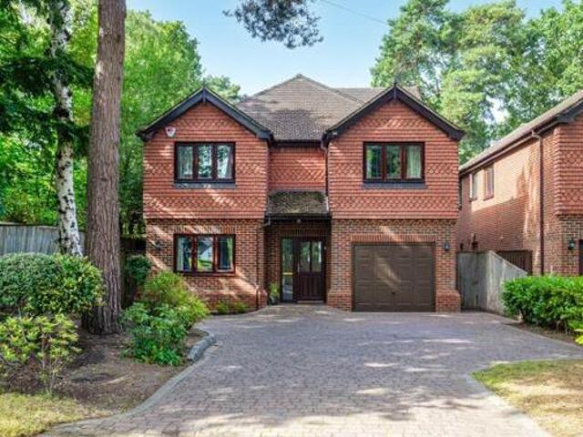 House for sale in Crowthorne