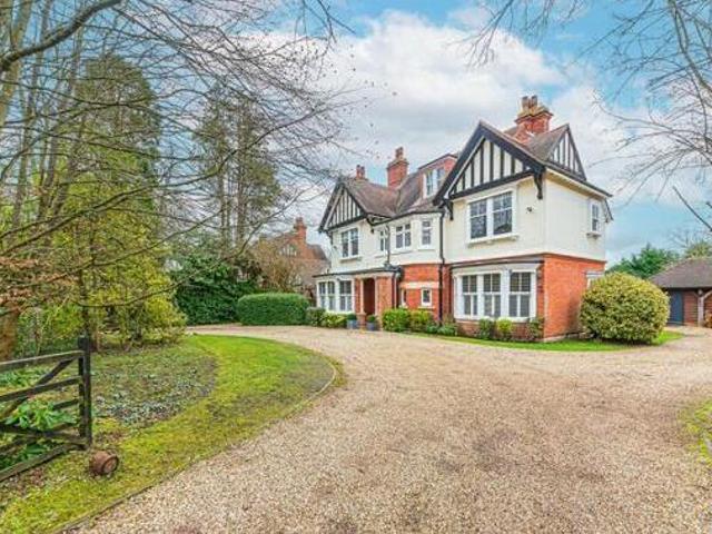 House for sale in Crowthorne, Bracknell Forest