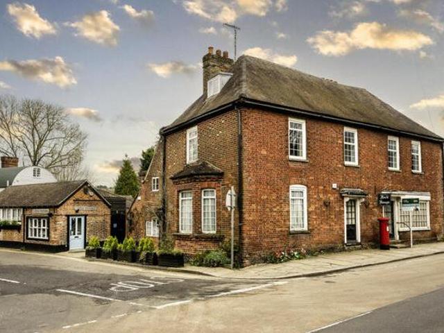 House for sale in Swanscombe and Greenhithe, Monks Orchard